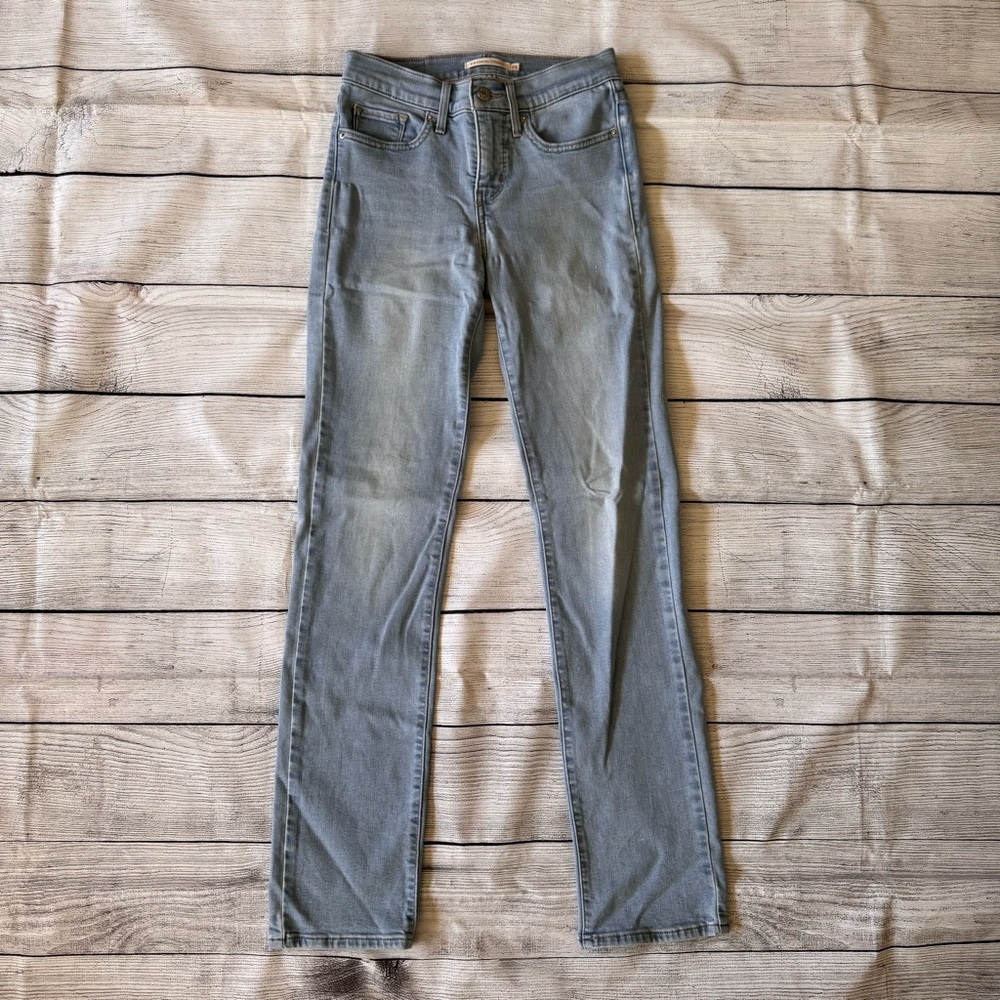 Levi's Women's Shaping Straight Jeans